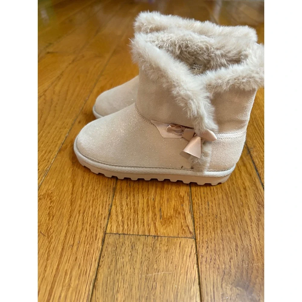 Bearpaw Kids Shimmer Suede Faux Fur Bow Boots Cream BGB34671-TTJ Size‎ 10 $65